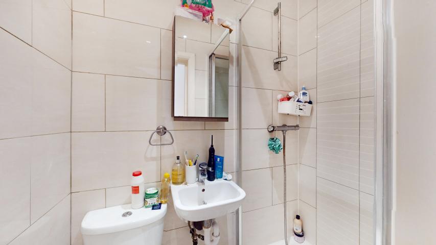 			3 Bedroom, 2 bath, 1 reception Flat			 Blenheim Gardens, Willesden Green